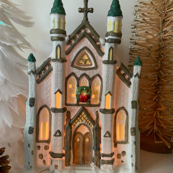 Vintage Collins  Christmas Holiday Lighted  Expression Ceramic Church - Picture 4 of 13